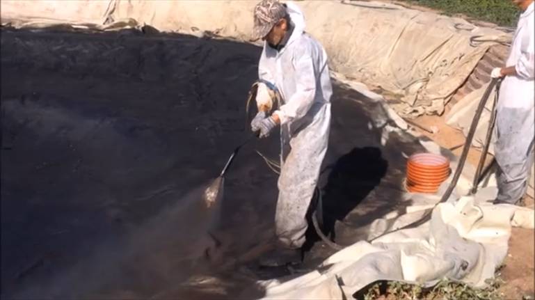 Искусственный водоём