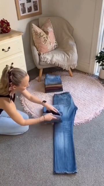 Как компактно сложить джинсы✅