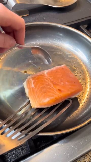 How To Pan Sear Salmon #salmon #salmonrecipe #pansearedsalmon
