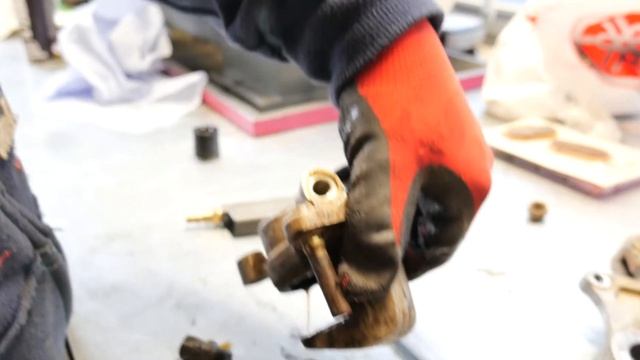 Yamaha WR200 - Brake Rebuild Ep. 1 смотреть онлайн