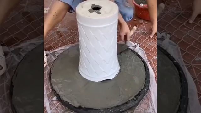 Бетонный столик для дачи своими руками #lifehacks #лайфхаки #самоделка #своимируками #дача #столик смотреть онлайн