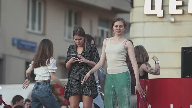 4K.Evening vibe of the summer city. смотреть онлайн