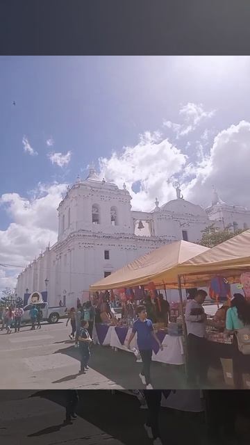Nuestra bella Catedral de León, Nicaragua. смотреть онлайн