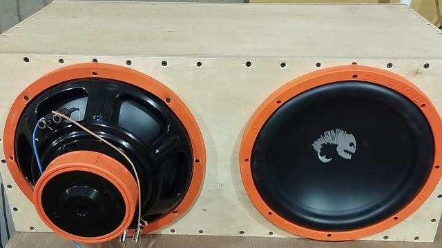 Распаковка, внешний обзор и прослушка сабвуфера от DL Audio Piranha 12х2 смотреть онлайн