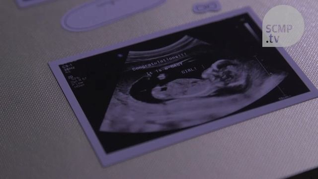 Mother whose newborn child died in a crowded Hong Kong maternity ward shares her story смотреть онлайн