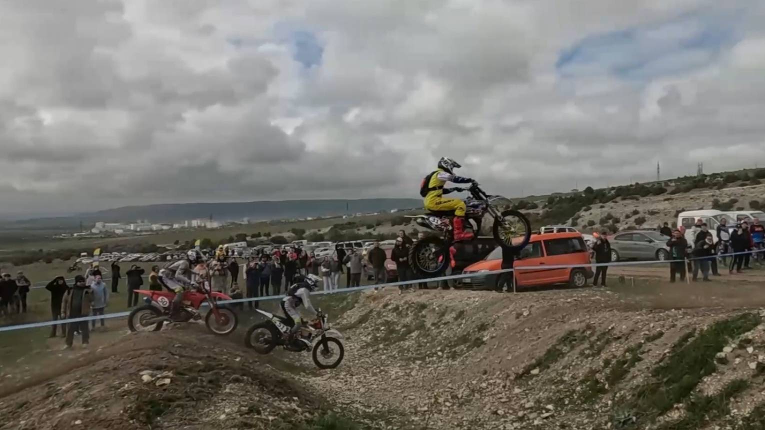 Крым эндуро покатушки.Кантри кросс 1 этап Бахчисарай 05.04.2025 смотреть онлайн