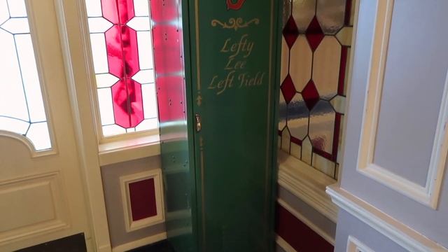 Our Favourite Disneyland Paris Quick Service Restaurants! смотреть онлайн