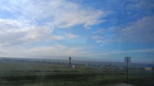 А рассвет уже всё заметнее.