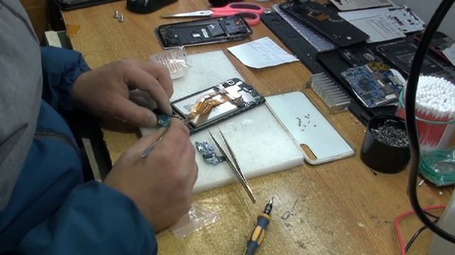 SAMSUNG A50 НЕ ЗАРЯЖАЕТСЯ ЗАМЕНА НИЖНЕЙ ПЛАТКИ И УБИРАЕМ ЗНАЧОК ГРАДУСНИКА. смотреть онлайн