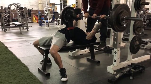 Benching 265lbs for reps at 160 body weight смотреть онлайн