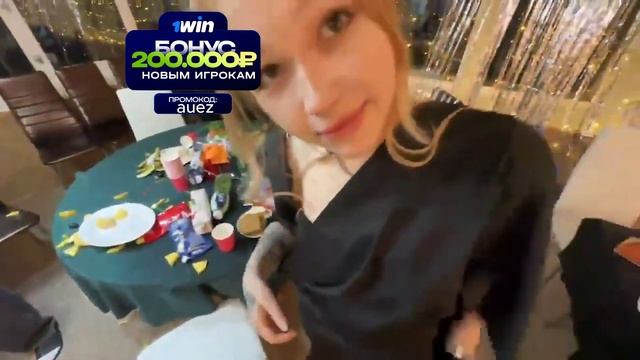 морфи показала грудь уфффф