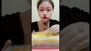 МУКБАНГ поедание жёстких пластин льда с цветным снегом из морозилки!