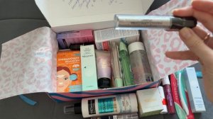 АСМР РАСПАКОВКА ПОСЫЛКИ С КОСМЕТИКОЙ. Мой выигрыш в конкурсе у блоггера. Шуршание, шелест, шёпот.