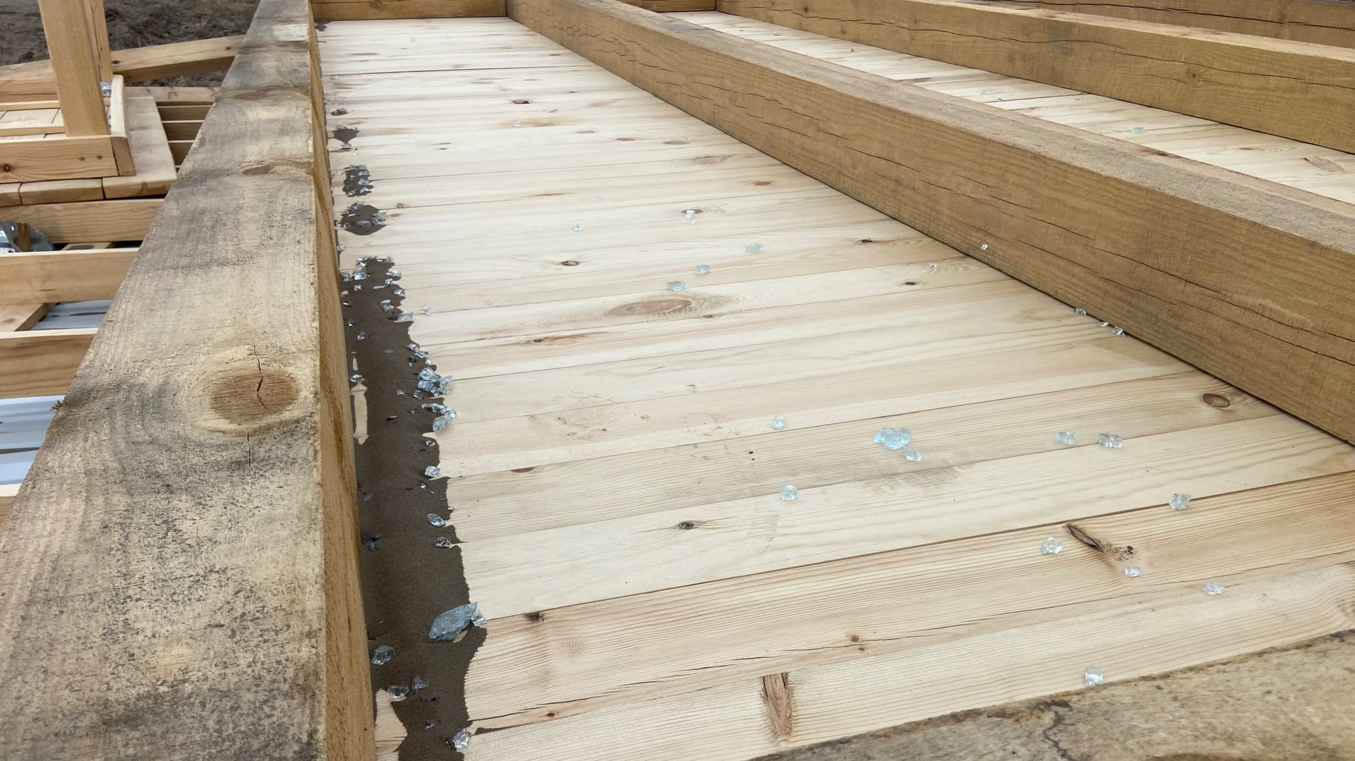 Весь день устраняли последствия урагана. смотреть онлайн