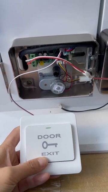 smart gate lock ingtegrated door exit button смотреть онлайн