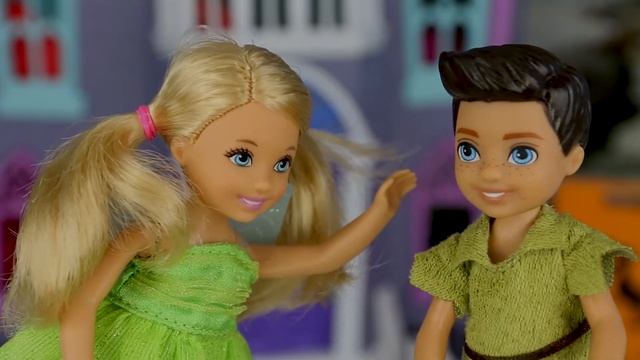 Barbie Chelsea dressed in Halloween Costume GO Trick or Treat at Vampirina Family Scare House! смотреть онлайн