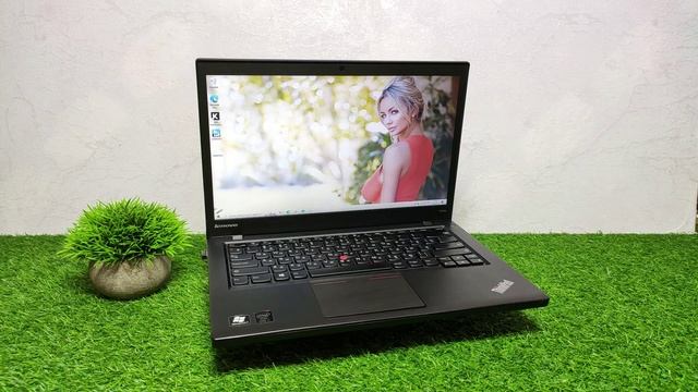 Lenovo I7-4600U 14HDмат 12Гб  SSDSATA240 IntelHD  ДВА АККУМУЛЯТОРА