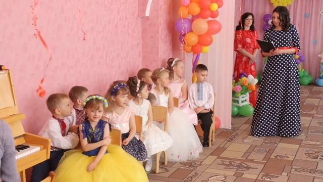 Баба Яга на выпускном в детском саду