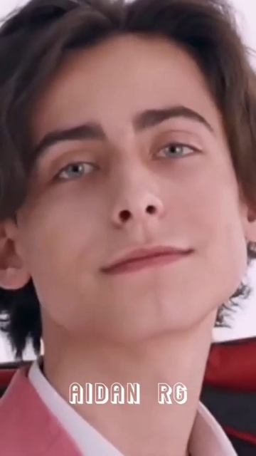 AIDAN GALLAGHER edit смотреть онлайн