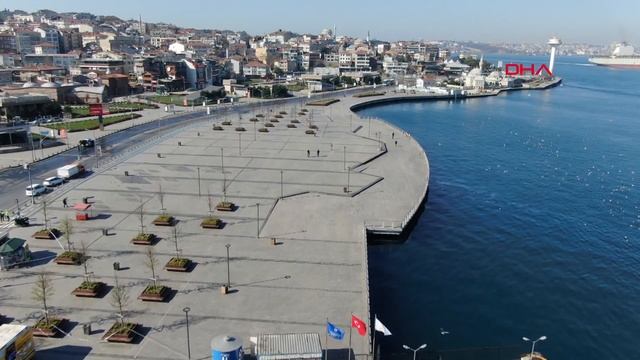 Taksim, Beşiktaş, Eminönü, Sultanahmet ve Bakırköy meydanları boş kaldı смотреть онлайн