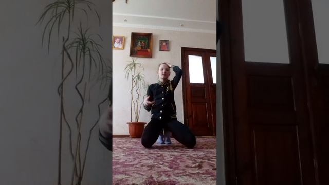 Как научится делать шпагат?! смотреть онлайн