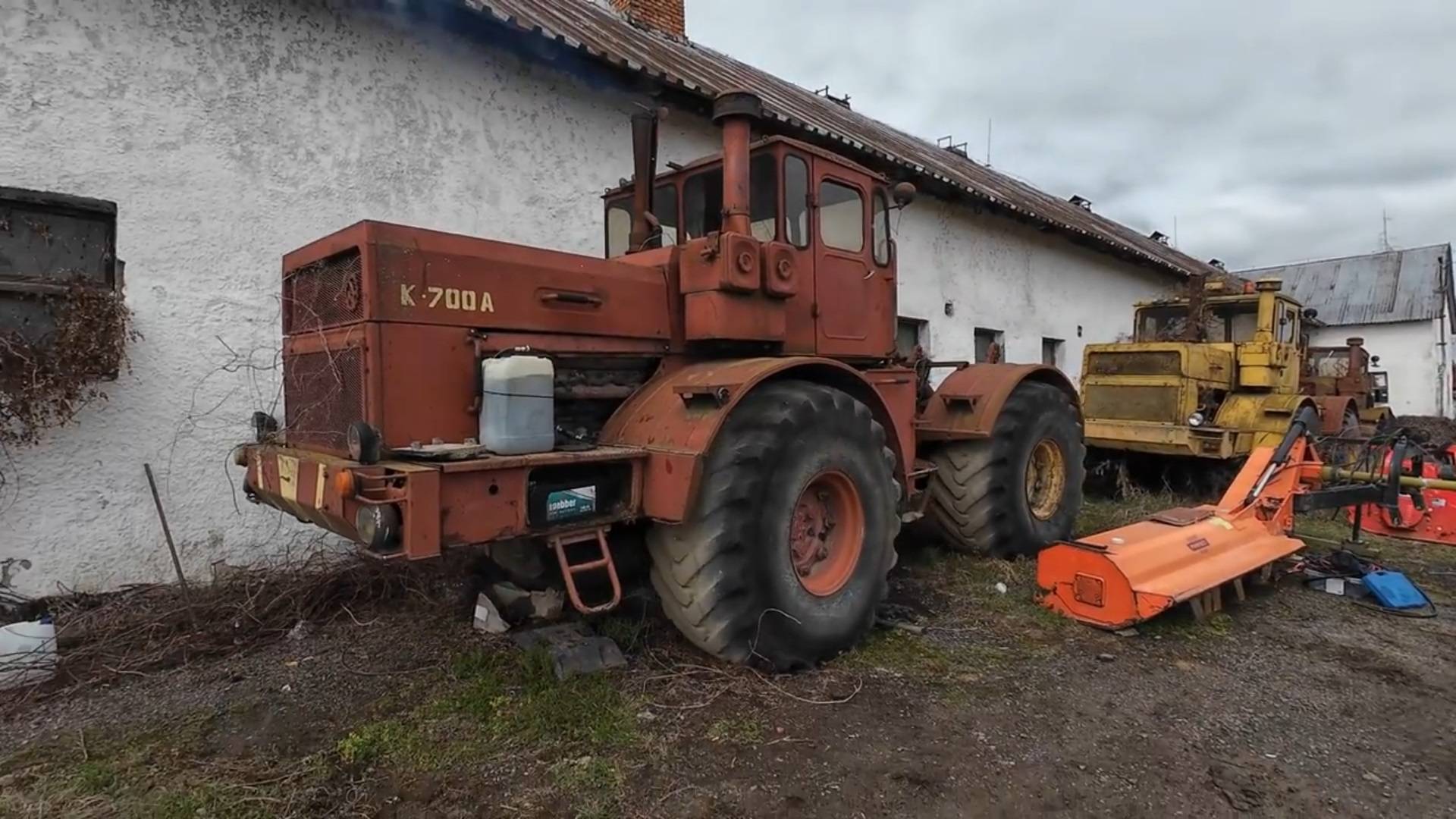 Мощь! Нашли трактор кировец К-700! Заведется ли?! смотреть онлайн