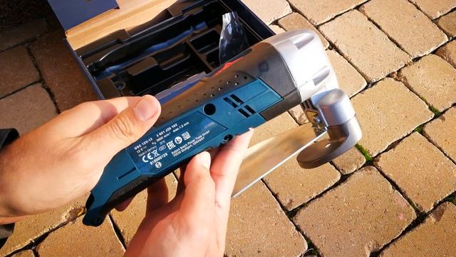 Unpacking / Unboxing Cordless Metal Shear
 Bosch GSC 12V-13 0601926105