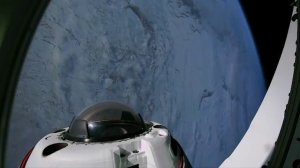 Команда космических туристов SpaceX совершила первый в мире пилотируемый полёт над обоими полюсами!