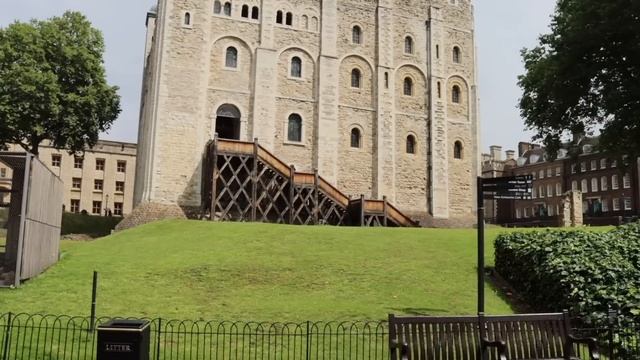 Henry VIII's Wives Had VERY Different Executions смотреть онлайн