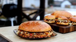 Бургер XXL неряха джо на уголном гриле