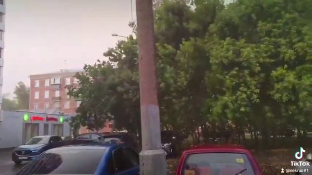 дождь в Москве и 32 градуса смотреть онлайн