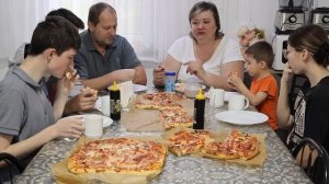 Мукбанг Пиццерия