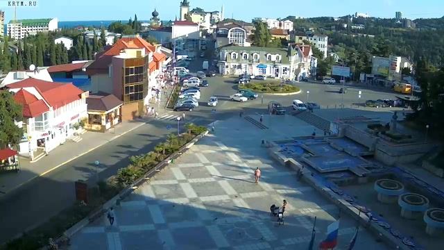 Вебкамера "Площадь Советская". Запись 13.07.2015 18:30:01 смотреть онлайн