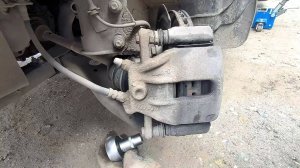 ЗАМЕНА ПЕРЕДНИХ ТОРМОЗНЫХ КОЛОДОК ВЕСТА СВ