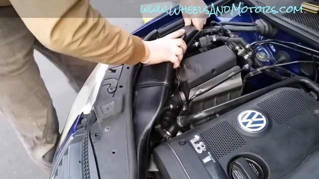 VW Passat (B5, B5.5 - 1.8T) service: how to change engine air filter. смотреть онлайн