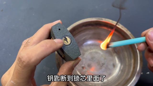 废旧的圆珠笔别扔，用打火机烤一烤，居然功能这么厉害，太有用了 смотреть онлайн