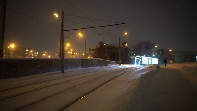 Новогодний трамвай Happy new year's tram смотреть онлайн