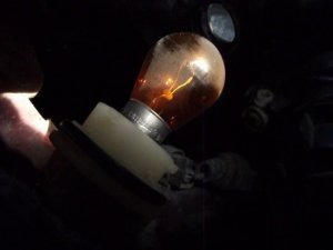 замена лампы поворотников чери тиго