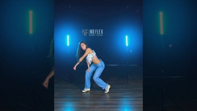 УРОК ТАНЦЕВ- Dance Tutorial by Nastya Florida | Industry baby смотреть онлайн