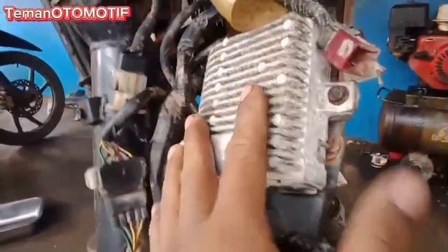 VARIO 125 OLD SEKRING MAIN 25 AMPER SERING PUTUS TERUS SAAT MESIN JALAN, TERNYATA INI PENYEBABNYA!! смотреть онлайн