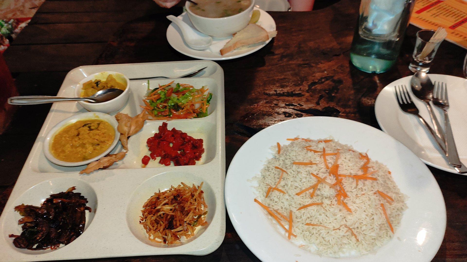 SIMPLE RESTAURANT AKURALA ШРИ-ЛАНКА смотреть онлайн