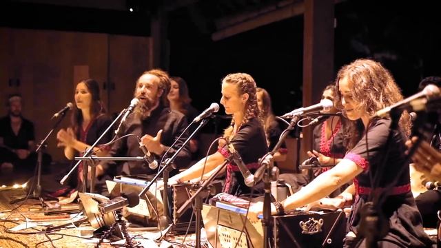 Chaap Tilak | Ilahi Women's Qawwali | Tahir Faridi & Kash Qalandar смотреть онлайн