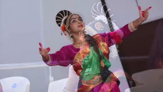 Sacred Heart girls high school - on teachers day! смотреть онлайн