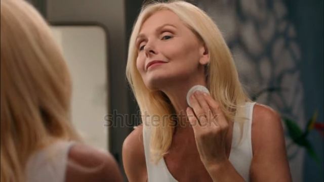 У зеркала..(песня на мои стихи)