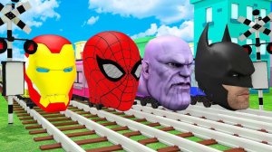 Новая эпическая гонка с трюками для автогонщиков на поезде Человека паука, Мультики для детей