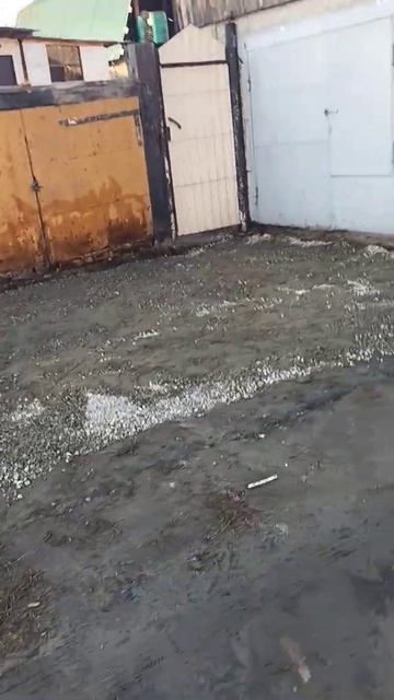столбы вкопаны под забор. колхоз ремонт в разгаре💪💪 смотреть онлайн