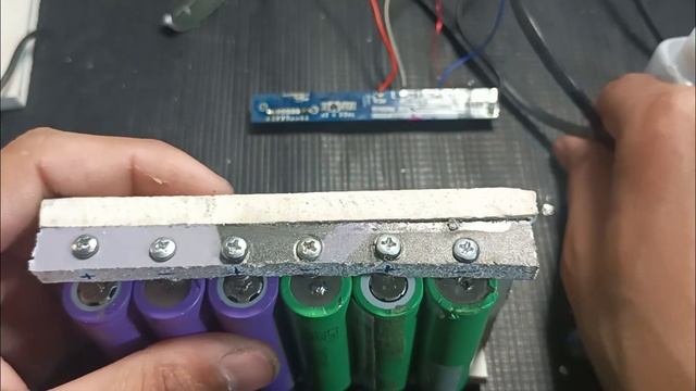 how to make a lithium ion battery charger/use laptop battery bms || lithium battery charger смотреть онлайн