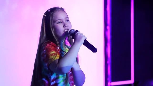 Мария Исакова 'Радуги дуги'. Слова и музыка Алексея Ольханского смотреть онлайн