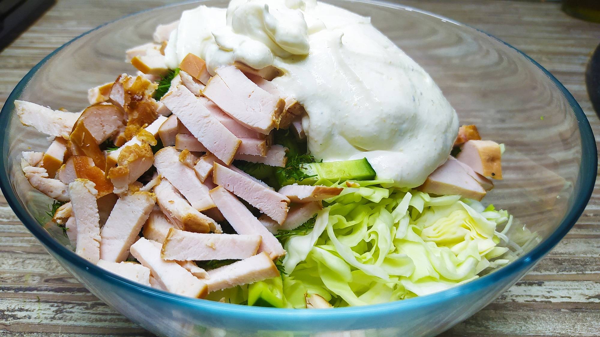 Салат из капусты с копчёной курицей смотреть онлайн