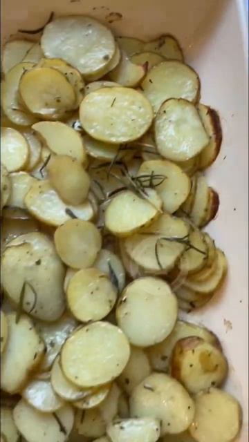 Запечённая рыба с картофелем